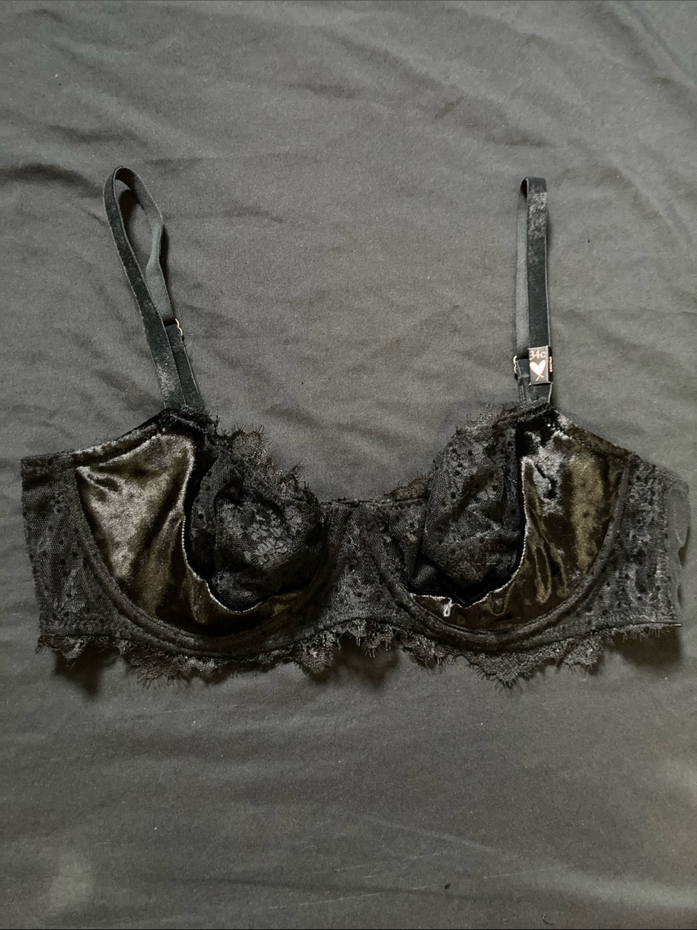 Victoria's Secret Dream Angels Balconette Underwire Bra Black Velvet Lace 34C